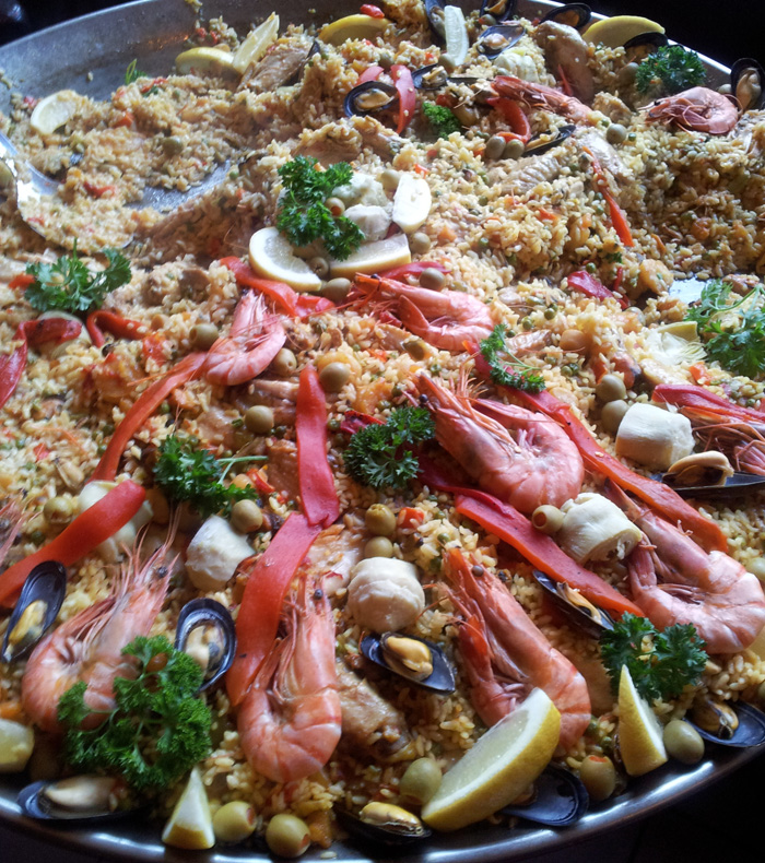 spanje thema feest overheerlijke paella